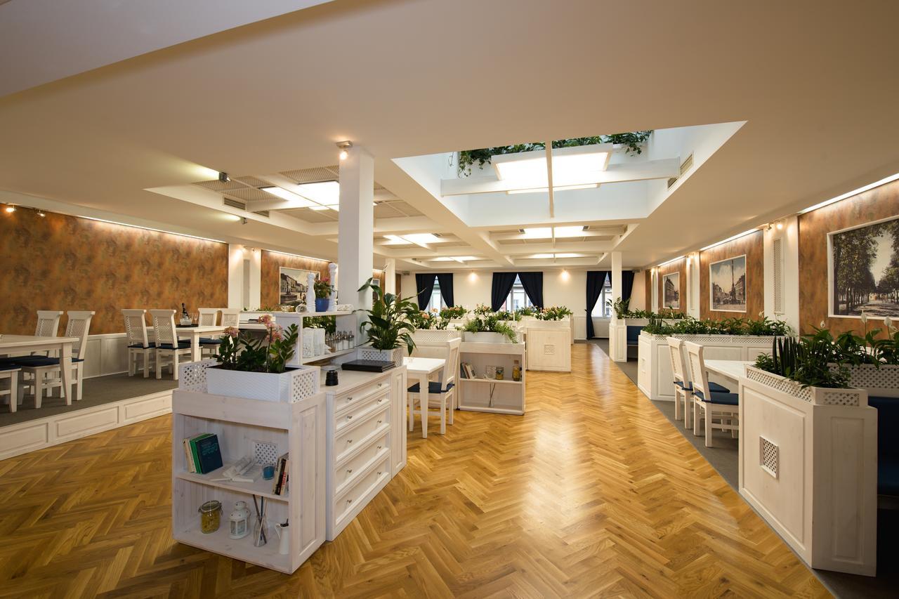 Hotel Slavia Svitavy Exterior photo